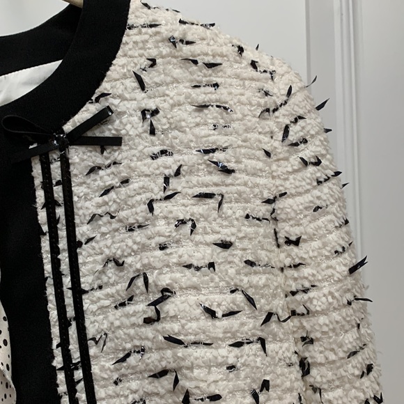 Escada Boucle Tweed Ruffle Edge Jacket Black White Faux Patent Bow Sequin Trim - Picture 6 of 16